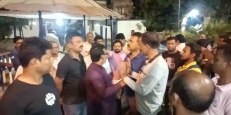 মুখ্যমন্ত্রীর ছবি বিকৃত করে সোশ্যাল মিডিয়ায় পোস্ট করার অভিযোগে গ্রেফতার কংগ্রেস ও সিপিএম কর্মী