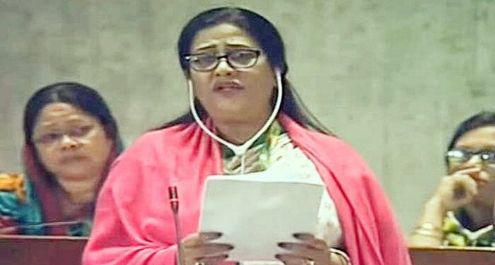 কপালে টিপ পড়ায় পুলিশি হেনস্থার শিকার হওয়া হিন্দু শিক্ষকার পাশে বাংলাদেশের সংসদ সদস্য সুবর্ণা মুস্তাফা