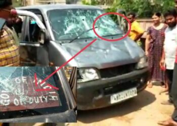 সরকারী স্টিকার লাগানো গাড়িতে চড়ে ছাগল চুরি করতে বেড়িরে ধরা পড়লো দুই ছাগল চোর, গণধোলাই দিয়ে তাঁদের পুলিশের হাতে তুলে দিল গ্রামবাসীরা