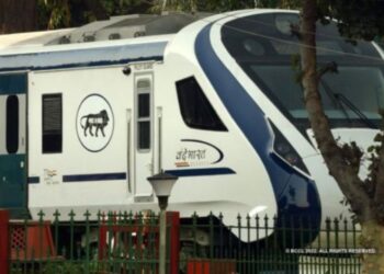 ‘রেলে বেসরকারীকরণ নয়,দরকার যাত্রী নিরাপত্তা ও সুবিধার ক্ষেত্রে উন্নত প্রযুক্তি’-জানালেন রেলমন্ত্রী অশ্বিনী বৈষ্ণব