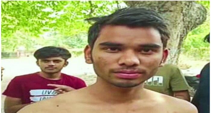 ভুল করে বিশ্ববিদ্যালয়ের পড়ুয়াকে তুলে নিয়ে গিয়ে বেদম পেটালো যোগীর পুলিশ, সাসপেন্ড দুই সাব ইনস্পেকটর