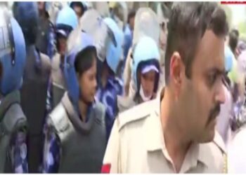 জাহাঙ্গীরপুরিতে তদন্তকারী দলকে লক্ষ্য করে ইঁটবৃষ্টি