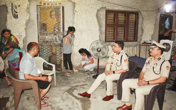 দিল্লির জাহাঙ্গীরপুরীর বাংলাদেশীদের নিয়ে অসন্তোষ, ‘জয় শ্রীরাম’ শ্লোগান নিয়ে পালটা ক্ষোভ