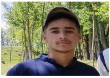 নিরাপত্তাবাহিনীকে লক্ষ্য করে পাথর ছোড়ার সময় পালটা তাড়া খেয়ে পালাতে গিয়ে জলে ডুবে মৃত্যু যুবকের