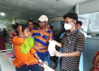 বাঁকুড়ায় আদিবাসী কিশোরীকে রাস্তা থেকে তুলে জঙ্গলে নিয়ে গিয়ে বেদম মারধরের অভিযোগ ৪ দুষ্কৃতীর বিরুদ্ধে