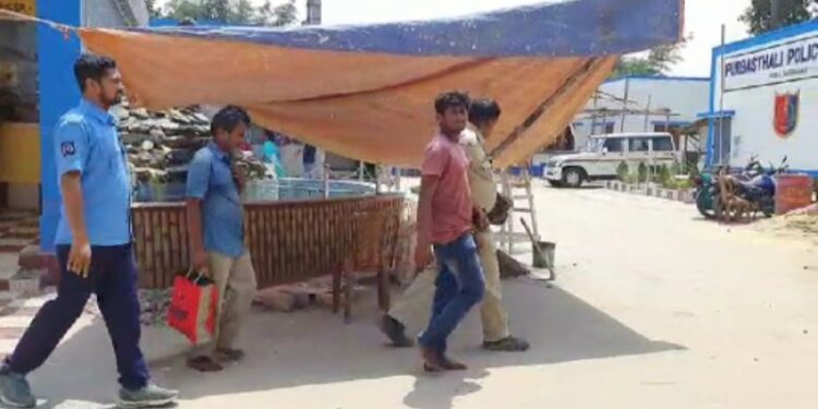 গায়ের রং কালো বলে বধূকে আত্মহত্যায় প্ররোচনা, গ্রেপ্তার স্বামী ও শ্বশুর