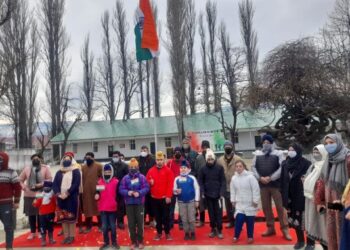 বারামুল্লা জেলার সেনা পরিচালিত স্কুলে ক্লাসের সময় হিজাব নিষিদ্ধ, বিরোধিতা করল জম্মু-কাশ্মীরের রাজনৈতিক দলগুলি