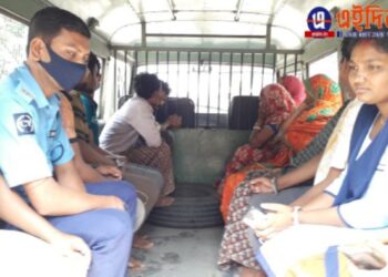 পূর্ব বর্ধমানের ভাতারে তৃণমূলের ইফতার অনুষ্ঠানে দুই গোষ্ঠীর সংঘর্ষের ঘটনায় গ্রেফতার তিন মহিলাসহ ১০