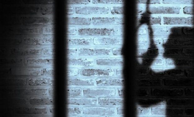 কলকাতার রিজেন্ট পার্কে প্রোমোটারের ঝুলন্ত দেহ উদ্ধার, মৃত্যুর কারন নিয়ে ধন্দ্ব