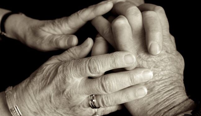 ৪ সন্তানের বাবার সঙ্গে পালালো ৮ সন্তানের জননী,আদালত দিল অনুমতি