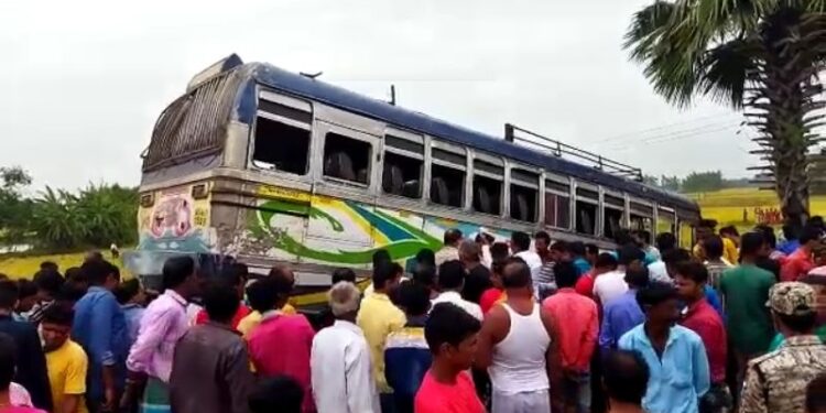 বাঁকুড়ার ইন্দাসে পথ দূর্ঘটনায় মৃত ২, আহত ১