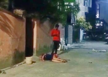 কলেজ ছাত্রীকে সর্বসমক্ষে ধারালো অস্ত্র দিয়ে কুপিয়ে খুন , স্থানীয়রা  বাঁচাতে গেলে আগ্নেয়াস্ত্র বের করে তেড়ে এল আততায়ী