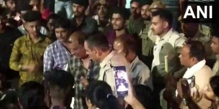 রাজস্থানের ভিলওয়াড়ায় দুই যুবককে মারধরের ঘটনাকে কেন্দ্র করে দু’গোষ্ঠীর মধ্যে উত্তেজনা, বন্ধ ইন্টারনেট পরিষেবা