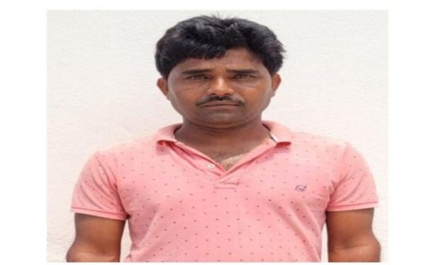 অজয়ে বালি লুটের অভিযোগ, রেলকর্মী বীরভূমের শেখ জিয়ারুনসহ ২ জনকে গ্রেফতার করল মঙ্গলকোট থানার পুলিশ