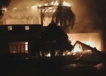 শ্রীলঙ্কায় সরকারবিরোধী ও সরকারপন্থী  সমর্থকদের সংঘর্ষে ৫ জনের মৃত্যু