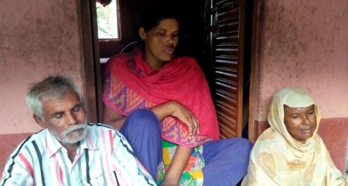 অতিকায় মহিলা হিসেবে গ্রীনিস বুকে নাম তোলা দক্ষিণ দিনাজপুরের সিদ্দিকা পারভিনের দিন কাটছে অর্ধাহারে-অনাহারে, অর্থাভাবে বন্ধ জটিল রোগের চিকিৎসা