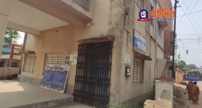 কর্মীর ঘাটতিতে তালা পড়েছে পূর্ব বর্ধমানের ১২ টিসহ রাজ্যের ৪৯০ টি লাইব্রেরিতে, অবশেষে নড়েচড়ে বসলো রাজ্য সরকার