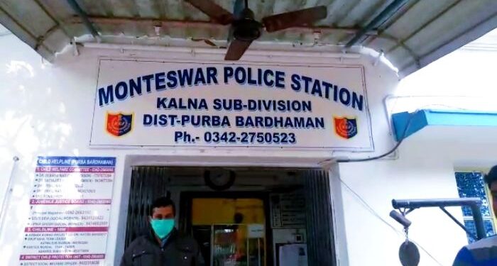 ডিভের্সের নোটিশ পেয়েই স্ত্রীর আপত্তিকর ছবি ফেসবুকে পোস্ট করল  গুনধর স্বামী