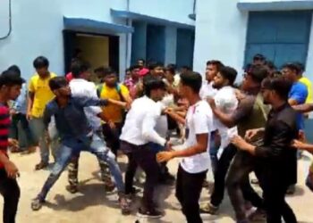 রবীন্দ্রজয়ন্তী পালন নিয়ে কালনা কলেজে তৃণমূল ছাত্র পরিষদের দুই গোষ্ঠীর সংঘর্ষ, জখম চার পড়ুয়া
