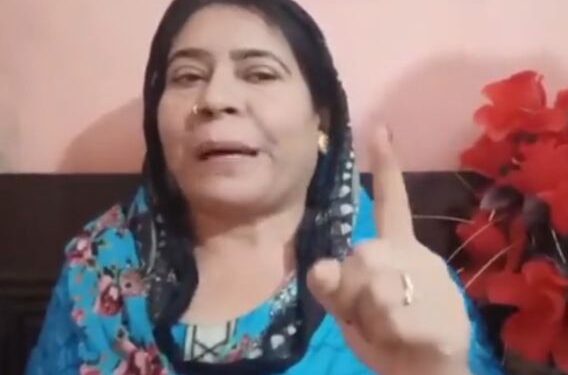 বারাণসীর জ্ঞানবাপী বিতর্কিত কাঠামো হিন্দুদের হাতে তুলে দেওয়ার প্রস্তাব দেওয়ায় রুবিনা খানমকে পদ থেকে সরালো সমাজবাদি পার্টি