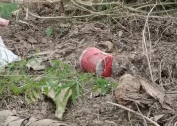 চাঁচলের মহানন্দাপুর পঞ্চায়েত অফিসের পিছন থেকে বোমা উদ্ধার, আতঙ্ক এলাকায়