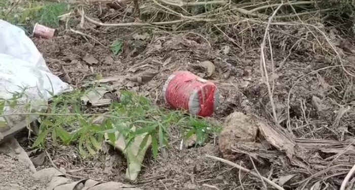 চাঁচলের মহানন্দাপুর পঞ্চায়েত অফিসের পিছন থেকে বোমা উদ্ধার, আতঙ্ক এলাকায়