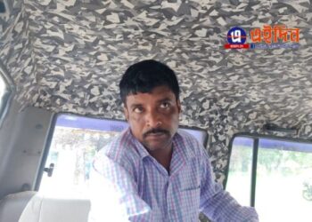 পারিবারিক অশান্তির জেরে স্ত্রীকে কাটারি দিয়ে কুপিয়ে গ্রেফতার তৃণমূল নেতা