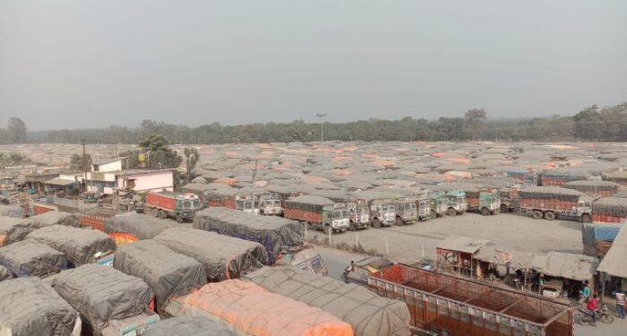 কেন্দ্রের গম রপ্তানির উপর নিষেধাজ্ঞার পর কয়েক হাজার টন গম আটকে ভারত-বাংলাদেশ সীমান্তে, কোটি কোটি টাকা ক্ষতির আশঙ্কা