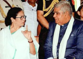 বিশ্ববিদ্যালয়ের আচার্য বিতর্ক  : শিক্ষা প্রতিষ্ঠানকে রাজনৈতিক প্রভাবমুক্ত করার দাবি উঠছে বিভিন্ন মহলে