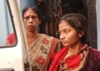 বাঘ ও কুমিরের ভয় উপেক্ষা করে  প্রেমের টানে ভারতে এলেন বাংলাদেশী তরুনী