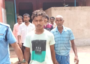 কাটোয়ায় জায়গা নিয়ে বিবাদের জেরে গৃহবধুকে খুনের ঘটনায় গ্রেফতার ২