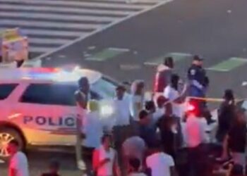 ওয়াশিংটন ডিসি-তে বন্দুকবাজের হামলা,নিহত এক কিশোরী, আহত বেশ কয়েকজন