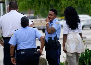 মার্কিন যুক্তরাষ্ট্রের স্কুলে ফের গুলি চালানোর ঘটনা ঘটল, নিহত ১, আহত ২