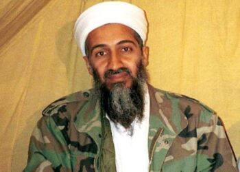 কুখ্যাত সন্ত্রাসবাদী ওসামা বিন লাদেনের ছবি অফিসে টাঙিয়ে বিতর্কে ফারুখাবাদের বিদ্যুৎ বিভাগের ইঞ্জিনিয়ার