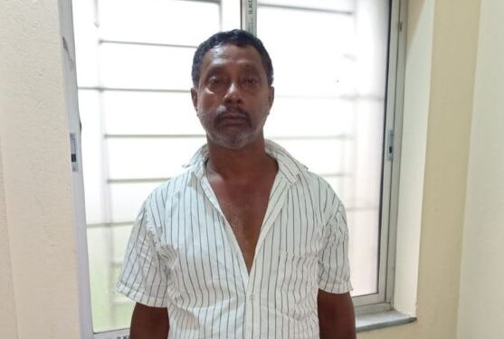 গাঁজা পাচারের সময় হাতেনাতে ধৃত তৃণমূলের গ্রাম পঞ্চায়েত সদস্য ও তার ছেলে