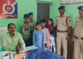 ট্রেন থেকে ৫ কিশোর কিশোরীকে উদ্ধার করল কাটোয়া আরপিএফ