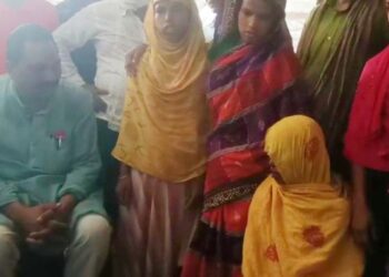 মন্ত্রী ফিরহাদ হাকিমের উদ্যোগে বিশেষ বিমানে আনা হল কাশ্মীরে হৃদরোগে মৃত মালদার নির্মান শ্রমিকের মৃতদেহ