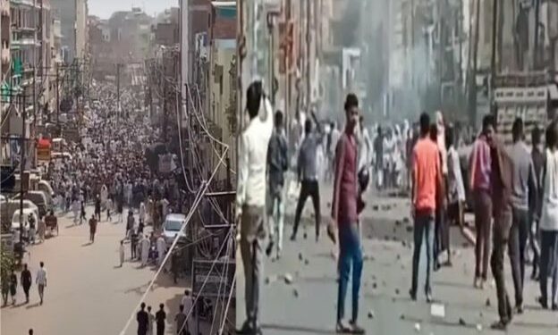 কানপুর গ্রামাঞ্চলে জুমার নামাজের পর হিংসার ঘটনায় গ্রেফতার ৩৫, অভিযুক্তদের সম্পত্তি বাজেয়াপ্ত করে বুলডোজার চালানোর প্রস্তুতি প্রশাসনের