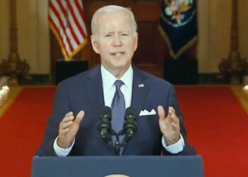 বর্ণবাদী হিংসাকে আড়াল করতে মরিয়া চেষ্টা আমেরিকার, বারবার বন্দুক হামলার জন্য গরমকে দায়ি করল মার্কিন পুলিশ