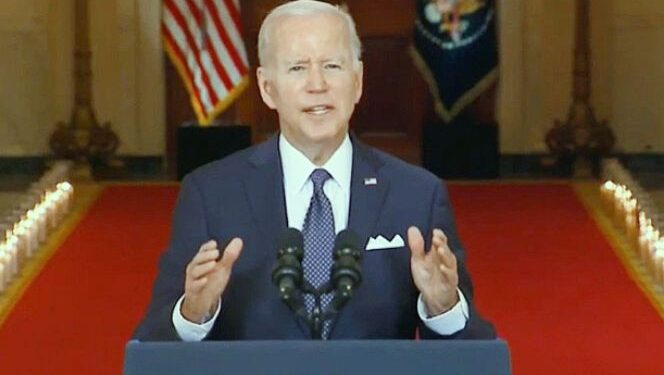 বর্ণবাদী হিংসাকে আড়াল করতে মরিয়া চেষ্টা আমেরিকার, বারবার বন্দুক হামলার জন্য গরমকে দায়ি করল মার্কিন পুলিশ