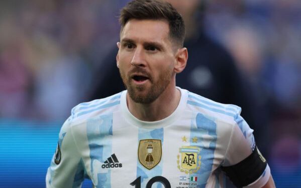 একাই ৫ গোল করে এস্তোনিয়াকে প্রীতি ম্যাচে হারালেন লিওনেল মেসি