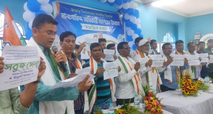সোশ্যাল মিডিয়ায় দলীয় প্রচার চালাতে ‘সবুজ সেনা’র আনুষ্ঠানিক সূচনা করল ভাতারের তৃণমূল নেতৃত্ব