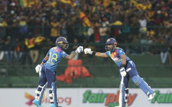 অধিনায়ক দাসুন শানাকার বিস্ফোরক ব্যাটিংয়ে অস্ট্রেলিয়ার বিরুদ্ধে অবিশ্বাস্য জয় এনে দিল শ্রীলঙ্কাকে