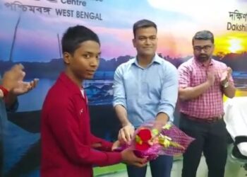 উচ্চ মাধ্যমিকে পরীক্ষায় প্রথম দশে জায়গা করে নেওয়া ৯ পড়ুয়াকে সংবর্ধনা দিল দক্ষিণ দিনাজপুর জেলা প্রশাসন