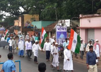 শান্তির বার্তা দিতে মন্দির, মসজিদ, গির্জা, গুরদুয়ারায় ট্যাবলোসহ পদযাত্রা জামালপুরে