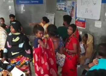 আইসিডিএস কেন্দ্রের খিচুড়িতে সাপ, প্রসূতি ও শিশুদের ভর্তি করা হল হাসপাতালে