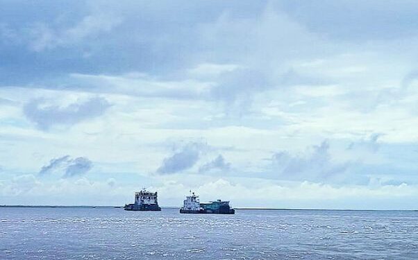 বাংলাদেশে পদ্মা নদীতে দুই লঞ্চের মুখোমুখি সংঘর্ষ, মৃত ১, আহত ২০