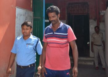 কাটোয়ায় টোটোচালককে বেঁধে রেখে ছিনতাইয়ের ঘটনায় গ্রেফতার কুখ্যাত দুষ্কৃতী