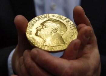 ১০৩.৫ মিলিয়ন ডলারে বিক্রি হল রাশিয়ান সাংবাদিকের নোবেল পুরস্কার