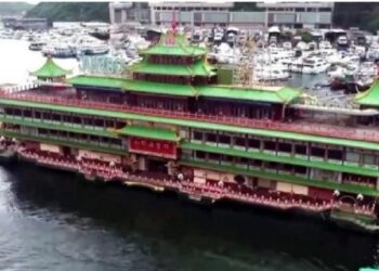 ডুবে গেল হংকংয়ের বিখ্যাত ভাসমান রেস্তোরাঁ ‘জাম্বো কিংডম’